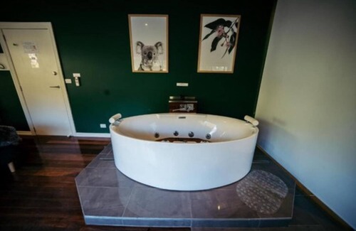 Badger Creek Hotel | Deville at Healesville