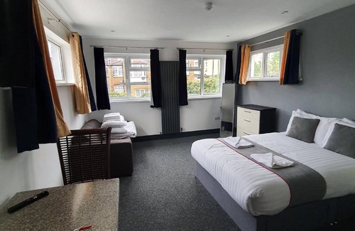 Westcliff-on-Sea House | Devine Beach Hotel, Westcliff Southend-On-Sea