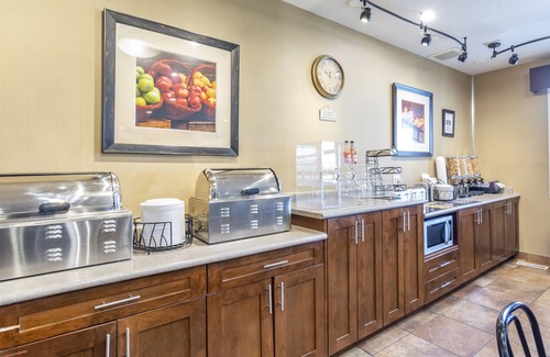 Fox Creek Hotel | Devonian Hotel & Suites