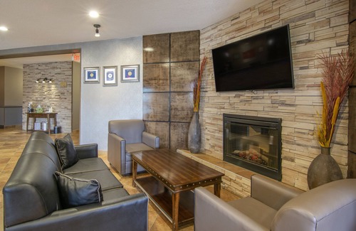 Fox Creek Hotel | Devonian Hotel & Suites