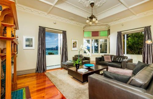 Stanley Point House | Devonport Harbour View