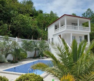 Kvariati Villa | Dezu