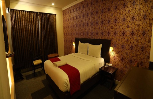 Namakkal Hotel | DFRONT Golden Palace