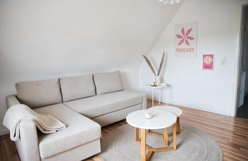 Michelbach Apartment | DG-Wohnung mit sonnigem Balkon