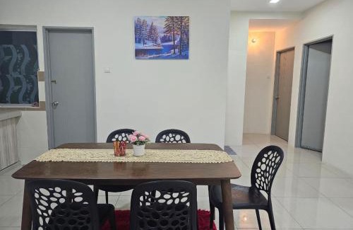 Chemor Apartment | DhiyaAdraHomestay