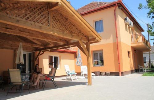 Bukkszek House | Diófa Vendégház