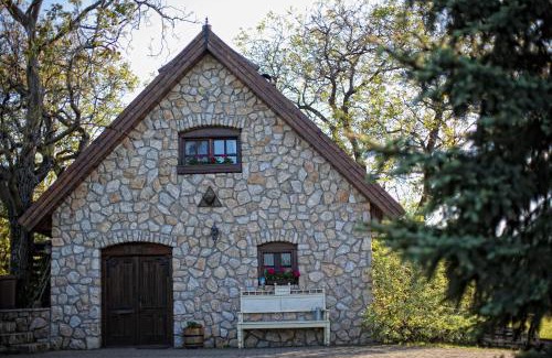 Lovasbereny House | Dióliget - Diófácska Présház