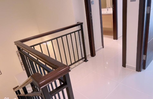Dubai House | 迪拜沙漠特色私人度假别墅旁边就是超大社区游泳池以及有健身房