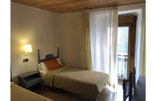 Puigcerda Bed & Breakfast | Di Verena - Two people (single beds) and private bathroom nr 26