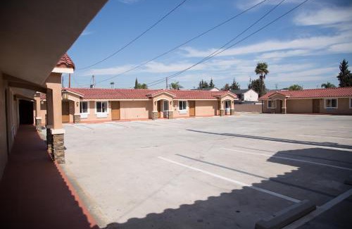 Bell Hotel | Diamond Bell Inn & Suites