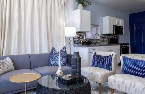 Melrose Park House | Diamond Blue | Free Parking | 15 min Chicago/Ohare