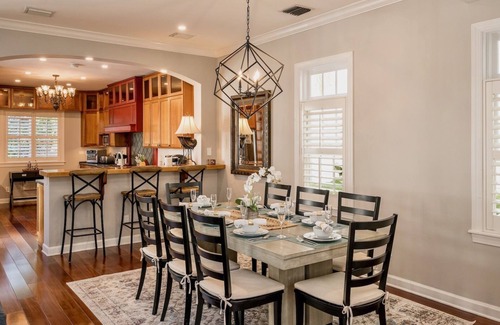 Truman Annex House | *DIAMOND GIRL @ THE ANNEX* Elegant Private Home & Pool + LAST KEY SERVICES…