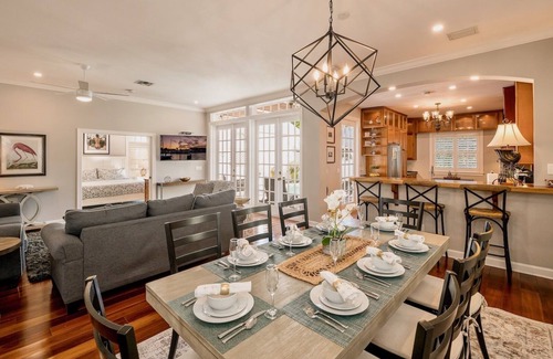 Truman Annex House | *DIAMOND GIRL @ THE ANNEX* Elegant Private Home & Pool + LAST KEY SERVICES…