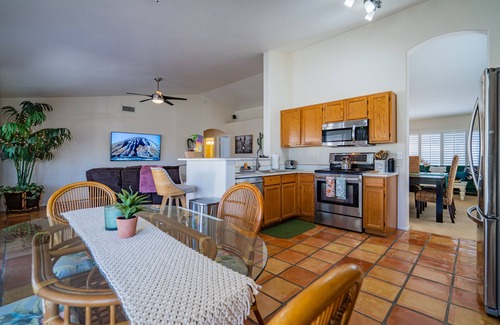 Bell Park House | Diamond in the Desert💎🏝HEATED/COOLED Pool and Spa NO EXTRA CHARGE
