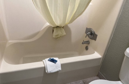 Forrest City Hotel | Diamond Inn