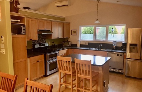 Diamond Point House | Diamond Retreat: Haven of Peace and Quiet - great location on the peninsula!
