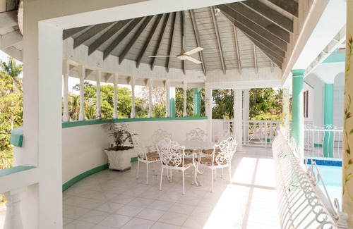 Reading Villa | Diamond Villas and Suites