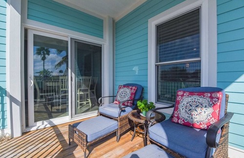 Cutthroat Harbor Estates House | Dickey's Dockside Retreat