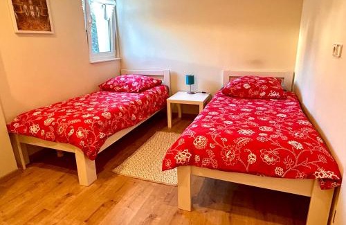 Stotteritz Apartment | die Senfbude - wunderschöne Apartments für 4 Personen mit Terrasse & Stellplatz