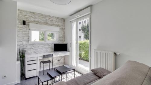 7th Arrondissement Apartment | DIFY Malot - Jean Macé
