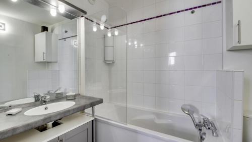 7th Arrondissement Apartment | DIFY Malot - Jean Macé