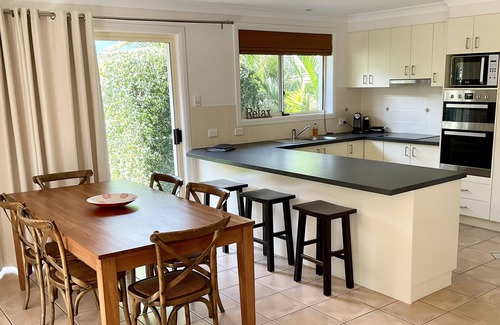 Coffs Harbour House | Diggers Beach Hideaway, Coffs Harbour - Prime beachside location