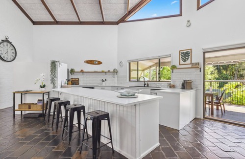Coffs Harbour House | Diggers Beach Surf House, Pool, Pet Friendly