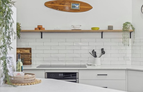 Coffs Harbour House | Diggers Beach Surf House, Pool, Pet Friendly