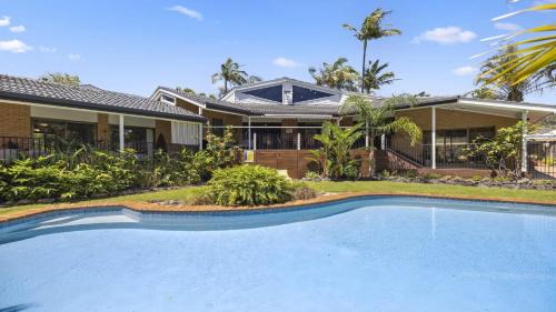Coffs Harbour House | Diggers Beach Surf House - Pool, Surf Beach, Pets, Sleeps 10
