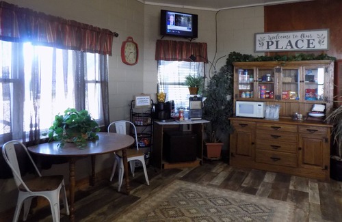 Dighton Hotel | Dighton Inn