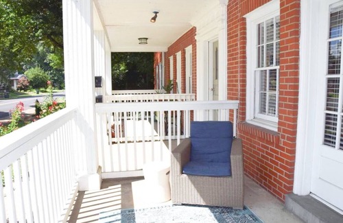 Evansville Apartment | Digs 1: Charming Open Concept 2BDRM, 1st Floor + Parking