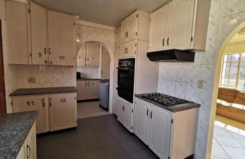 Vereeniging House | Dikeledi Residence