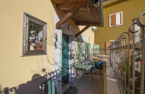 Sant'Ambrogio di Valpolicella Apartment | Dimora Montelago Apartment Gino giardino, AC,