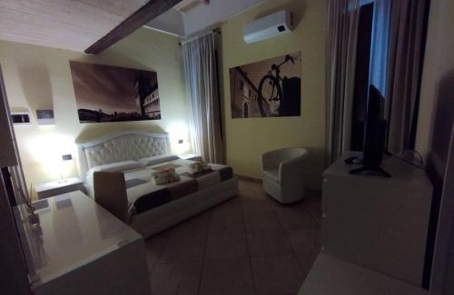 Ferrara Historic Centre House | DIMORA AL SARACENO