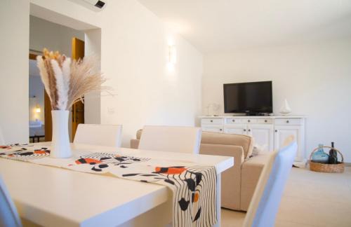 Torpe Apartment | Dimora Moderna nella Natura - 5min Spiaggia Budoni