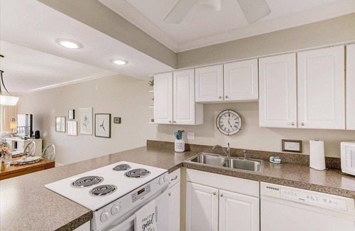 Bradenton Beach Condo | ~Direct Beach Access~Summertime Great Rates~