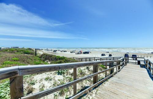 Port Aransas Apartment | Direct Beach Access Sunny Port Aransas Condo