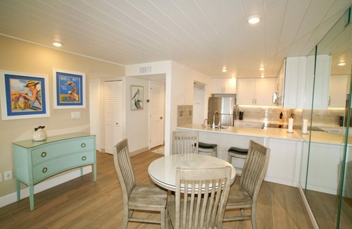 Sanibel Condo | Direct Beach Front -20 Ft to Beach- Sundial Resort Largest 1 Bedroom