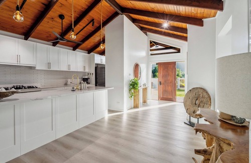 Wonga Beach Villa | Direct Beachfront Spacious 5-bedroom villa in beautiful Wonga Beach with WIFI