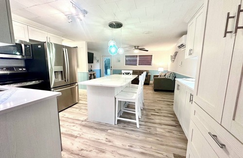 Brooksville House | Direct Gulf Access Waterfront 10 Minutes to Gulf! Rent our Pontoon or Bring Your Boat! Floating Dock!