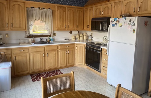 Acton House | Direct Lake frontage yet close to beaches