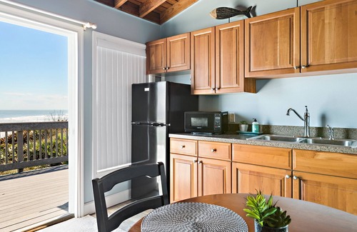 Melbourne Beach Hotel | Direct Oceanfront Beach Romantic Escape- Quad