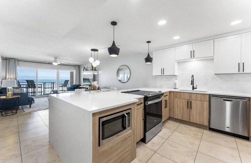 Satellite Beach Condo | Direct Oceanfront Condo w/Extra Large Balcony, Fully Renovated, & Heated Pool! 🏖️