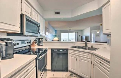 Seawinds Condo Condo | Direct oceanfront Ormond Beach condo with private balcony, heated pool and garage