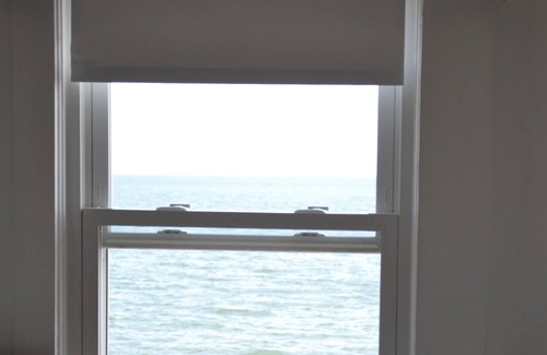 Westbrook Center Cottage | DIRECT WATERFRONT PRIVATE BEACH