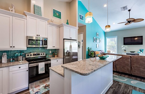 Weeki Wachee Gardens House | DIRECT WEEKI WACHEE RIVERFRONT! KEY WEST PARADISE!