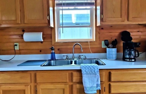 Wheatland Cabin | Directly next door to Lucas Oil Speedway in Wheatland MO.