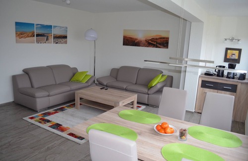 Sahlenburg Apartment | directly on the sea with large swimming pool and sauna in the house, well renovated