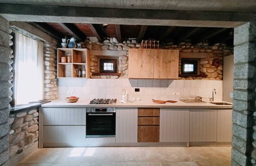Pomonte Cottage | Directly on the shore independent stone house