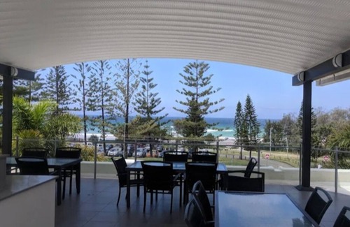Miami Apartment | Directly Opposite Burleigh North Surf Club